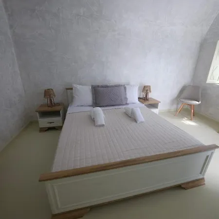 Phaos Apartment Oia (Santorini)